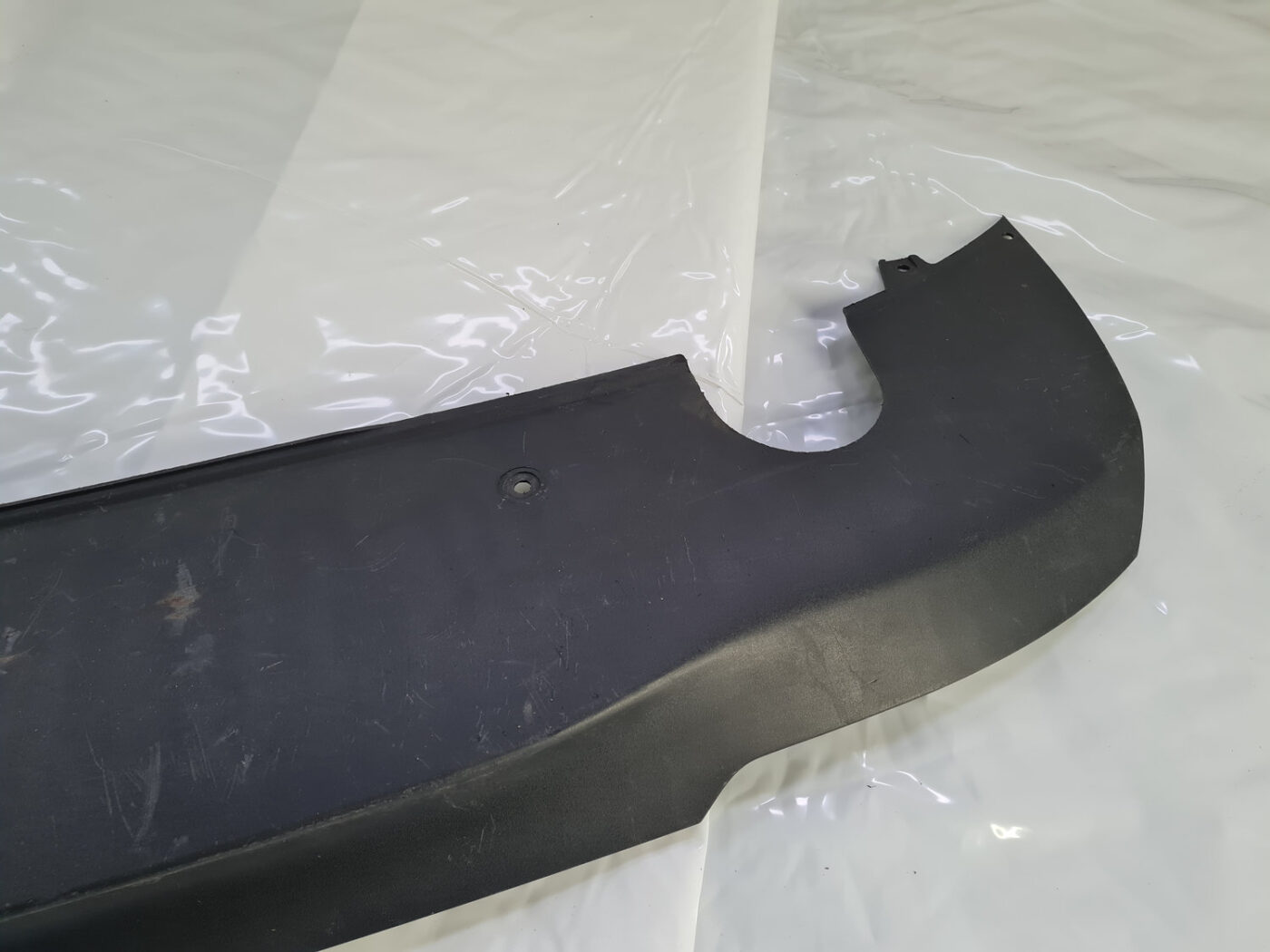 Aizmugurēja bufera spoileris (lūpa) priekš OPEL ASTRA J 2012