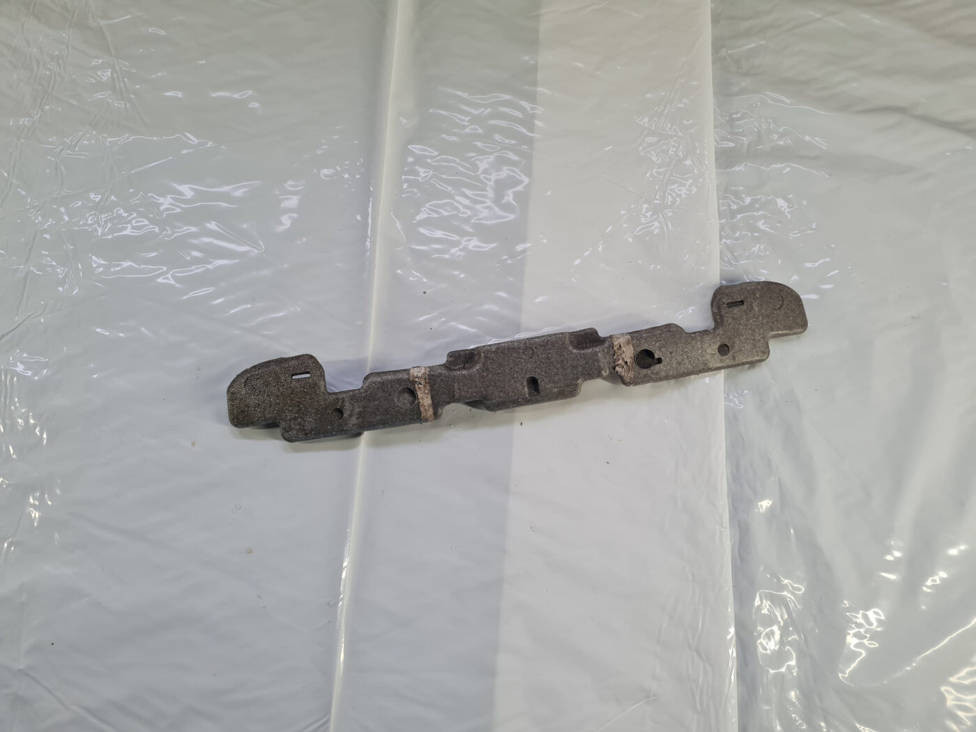 Bufera putuplasts priekš KIA SORENTO 2002-2009 865213E500