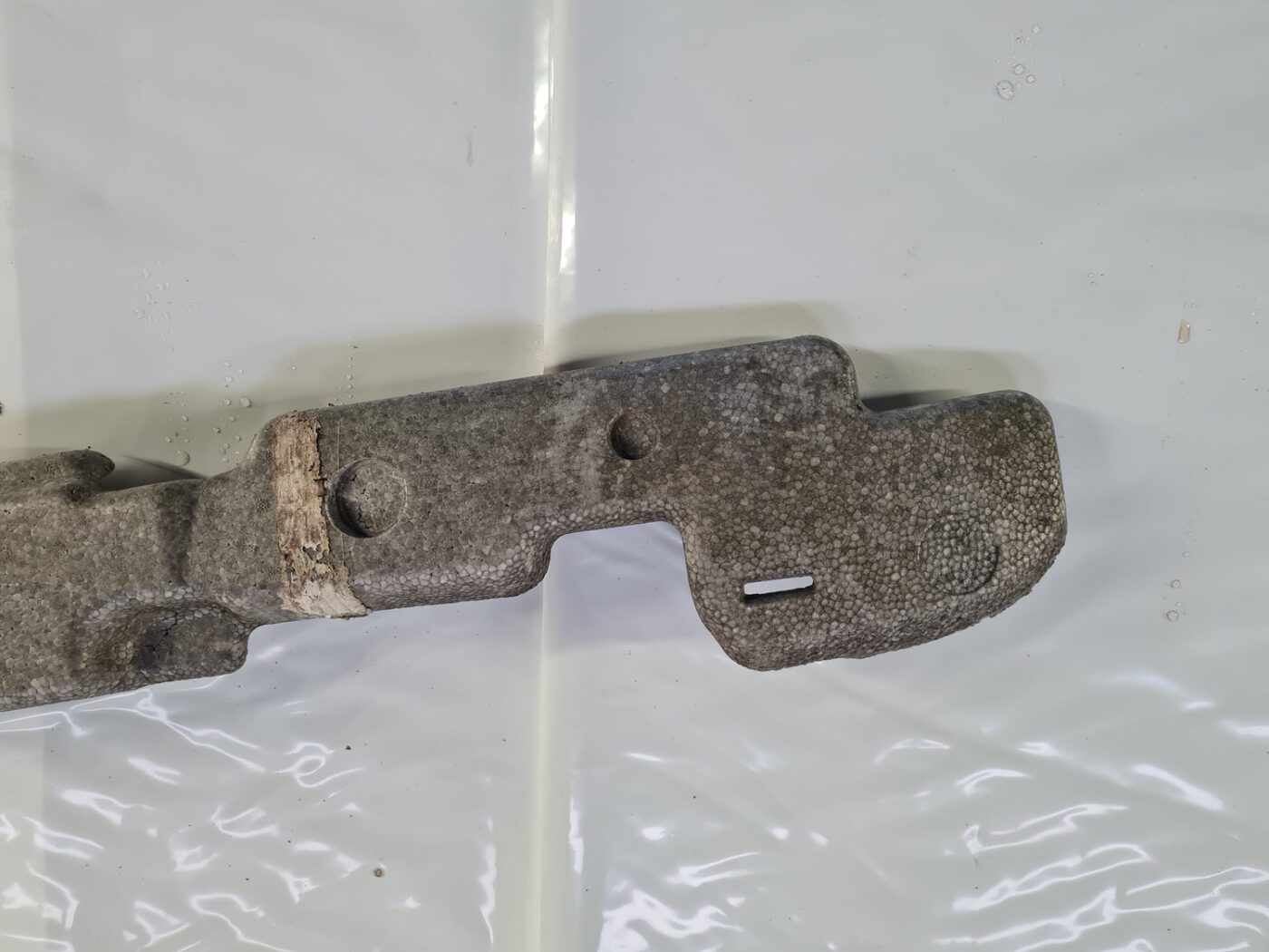 Bufera putuplasts priekš KIA SORENTO 2002-2009 865213E500