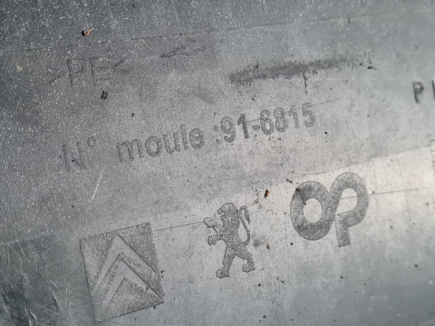 Priekšējais buferis priekš CITROEN BERLINGO 2014 4 Priekšējais buferis priekš CITROEN BERLINGO 2014