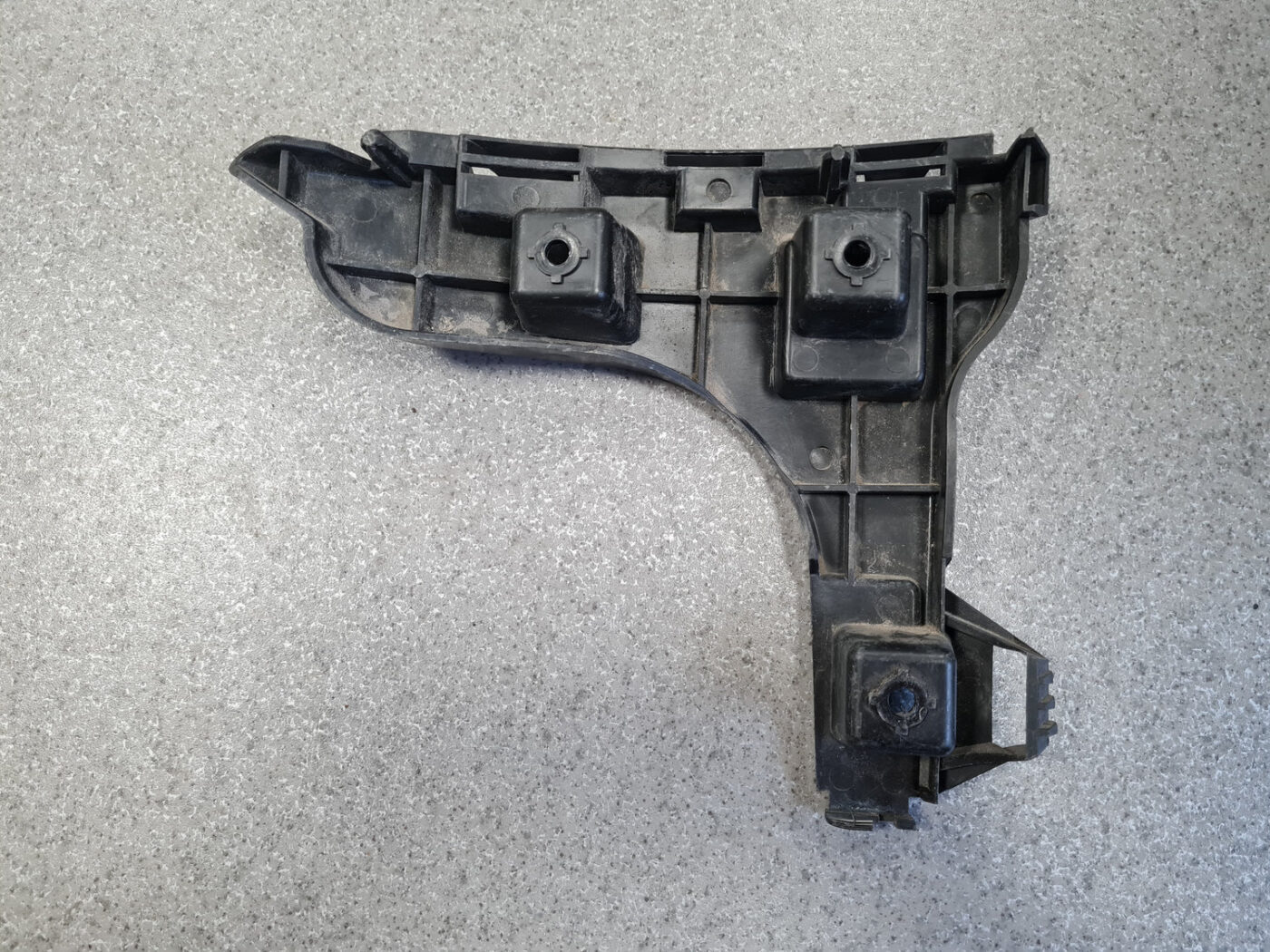 Aizmugurēja bufera kronšteins priekš VOLVO XC60 2009