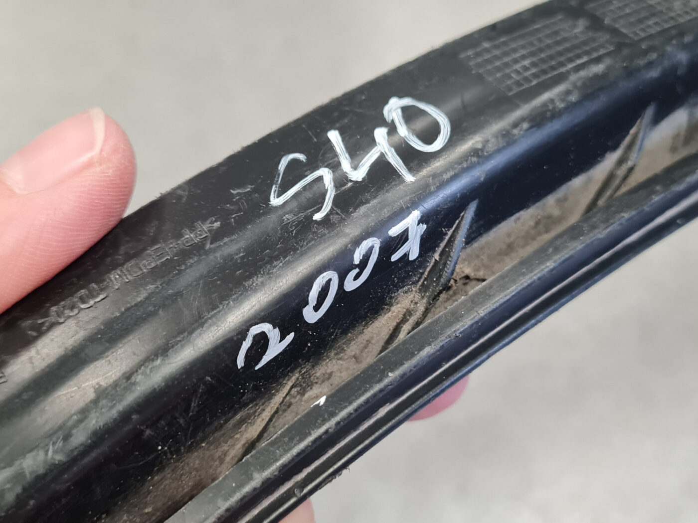 Priekšēja luktura kronšteins priekš VOLVO S40 2007 3 Priekšēja luktura kronšteins priekš VOLVO S40 2007