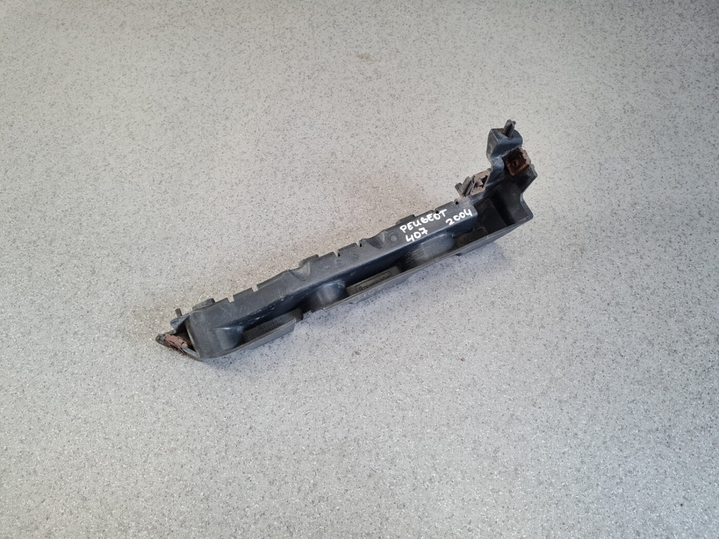 Priekšējā spārna un bufera stiprinājums priekš PEUGEOT 407 2004