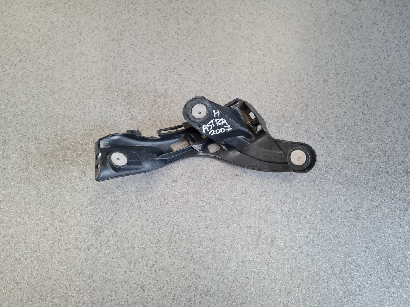 Aizmugurējā spārna un bufera stiprinājums priekš OPEL ASTRA H STATION WAGON 2007