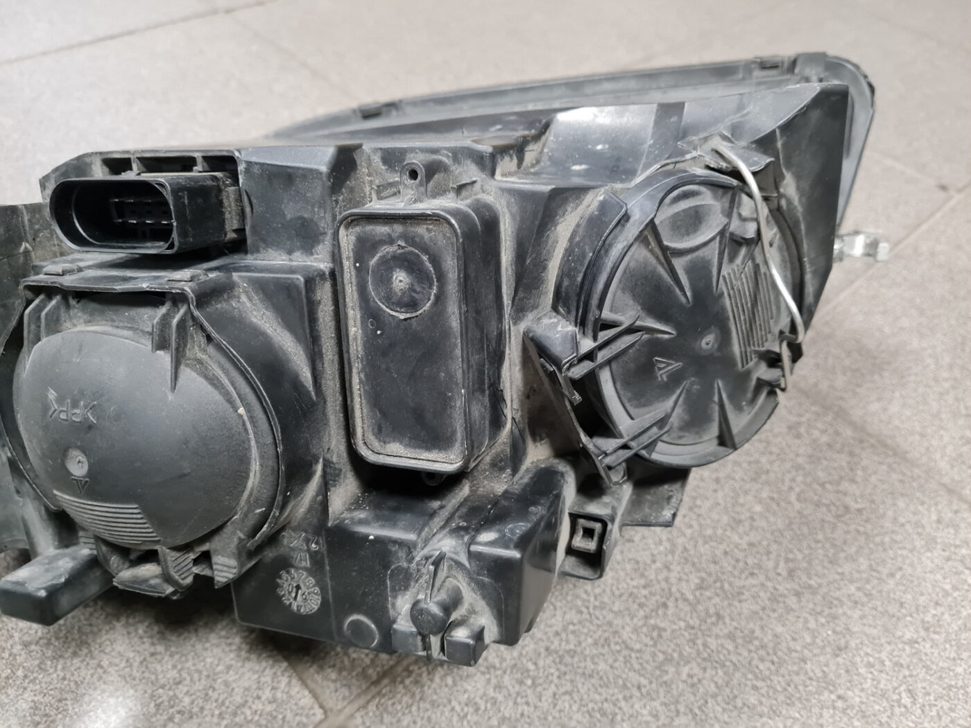 Priekšējais labais lukturis priekš AUDI A4 2007 4 Priekšējais labais lukturis priekš AUDI A4 2007