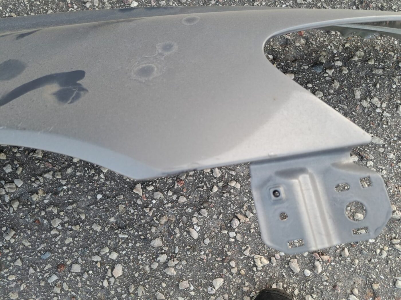 Priekšējais labais spārns priekš VOLVO S40 2007