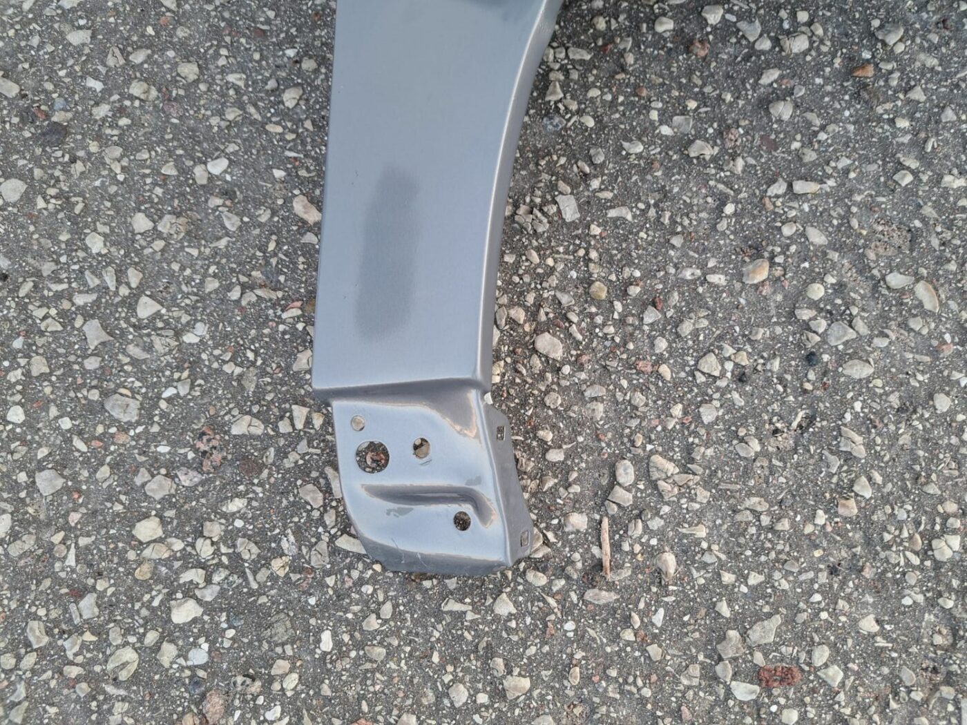 Priekšējais labais spārns priekš VOLVO S40 2007