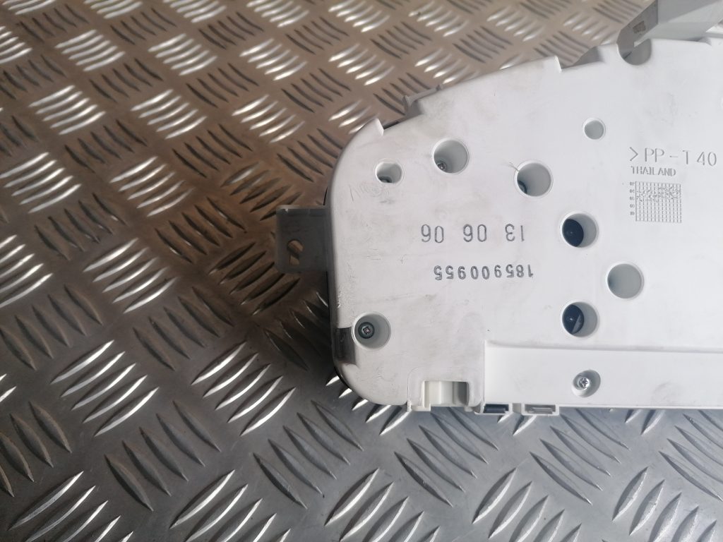 Spidometrs priekš VOLVO C30 2008 TURQUOISE 6 Spidometrs priekš VOLVO C30 2008 TURQUOISE