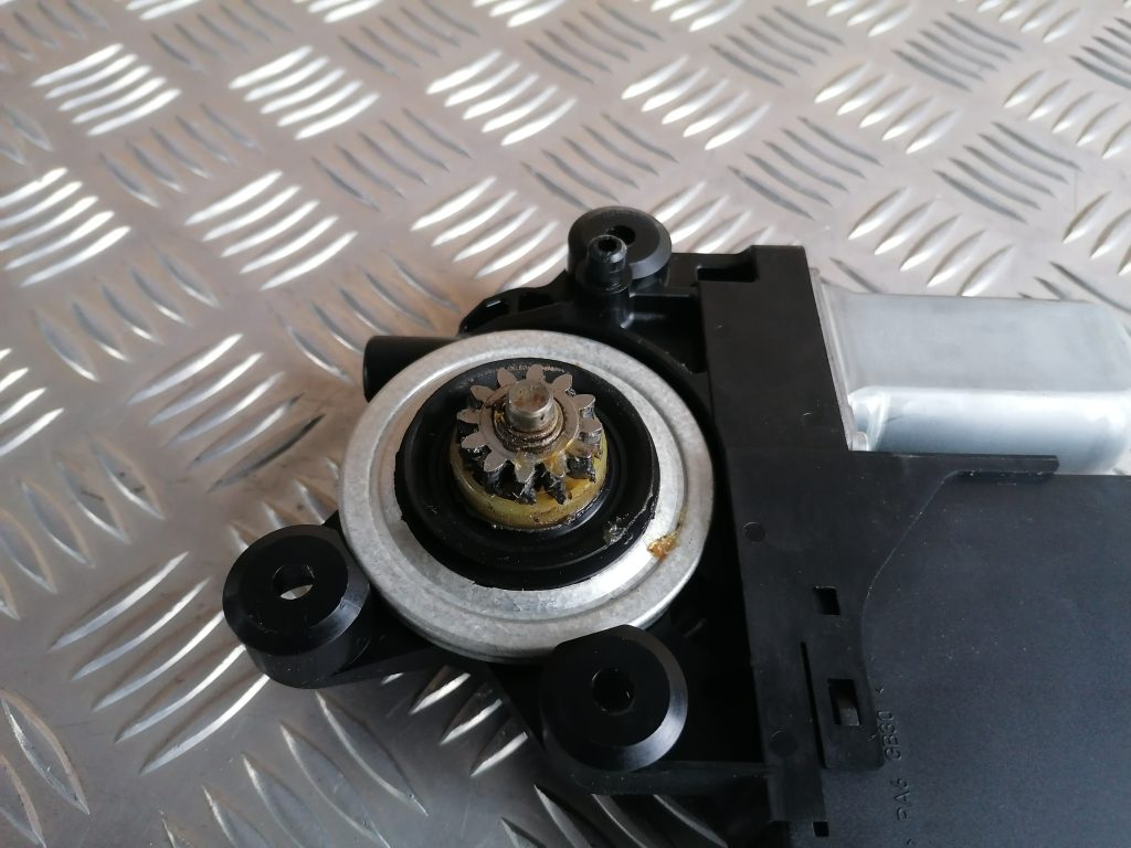 Elektrisko stiklu motors priekš VOLVO C30 2008 TURQUOISE