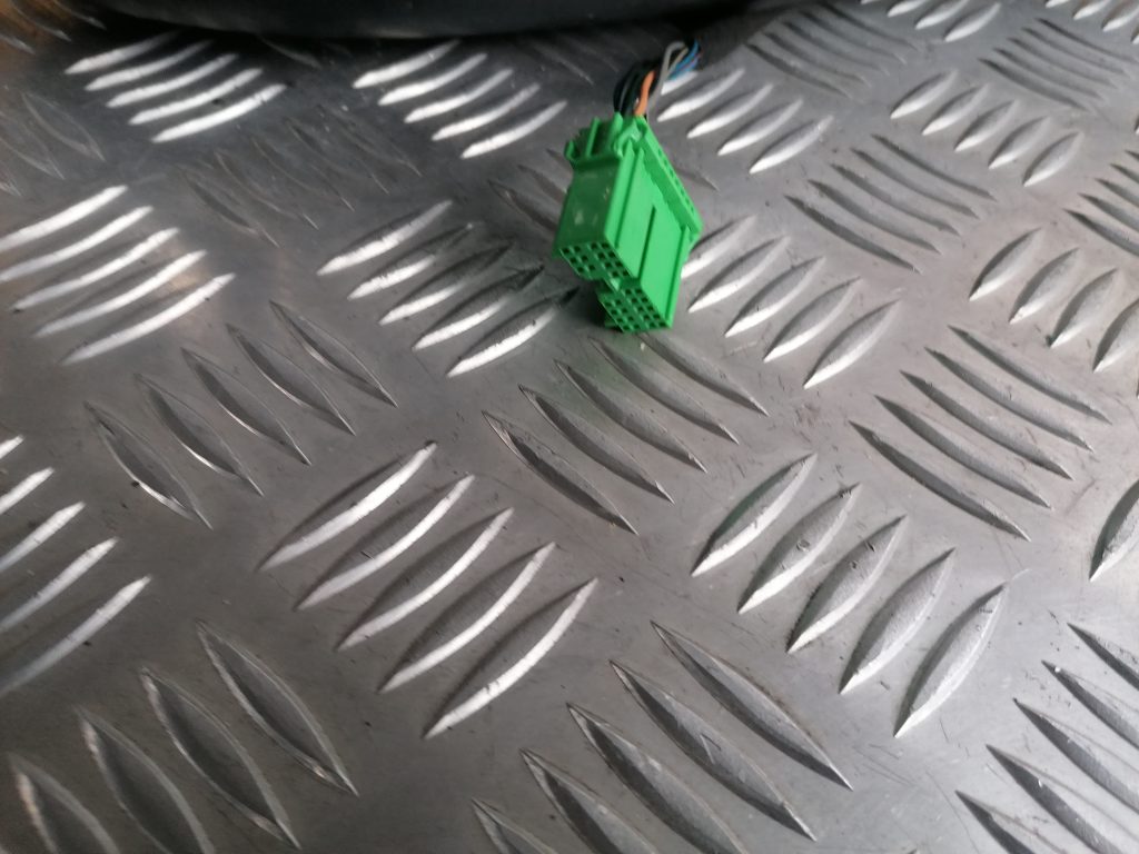 Ārējais spogulis, pa labi priekš VOLVO C30 2008 TURQUOISE