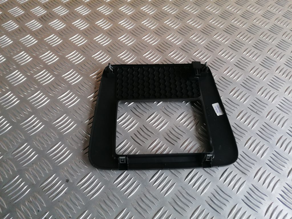 Mērinstrumentu paneļa skaļruņa apdare priekš VOLVO C30 2008 TURQUOISE