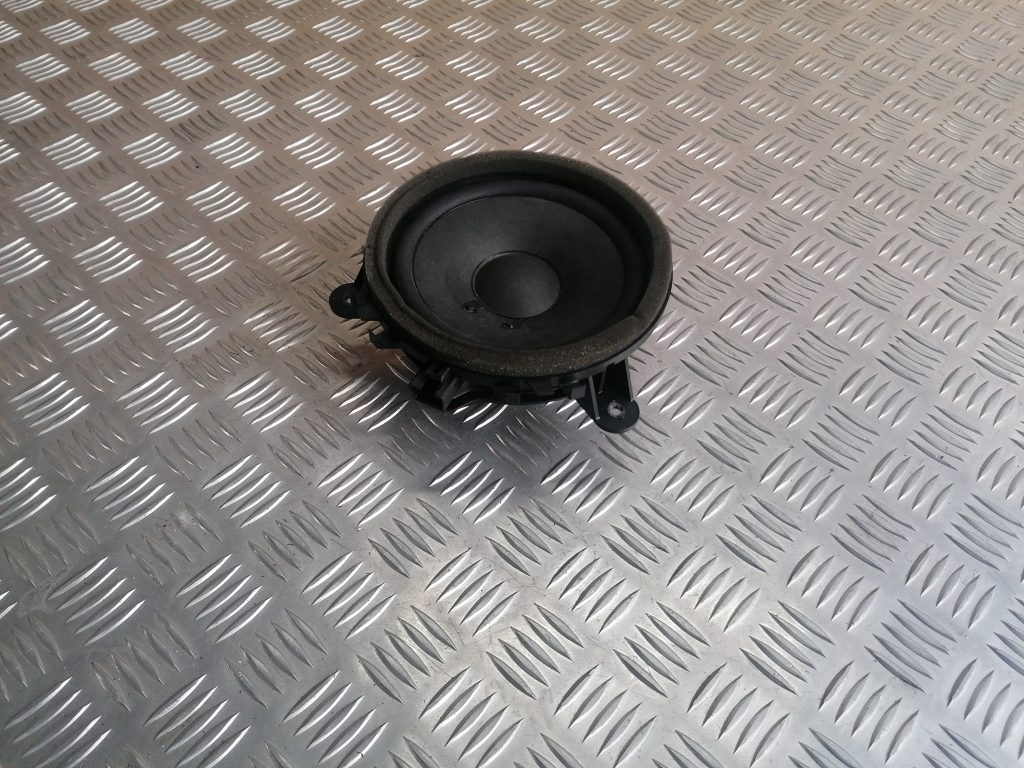 Durvju skaļrunis, apakšā priekš VOLVO C30 2008 TURQUOISE 1 Durvju skaļrunis, apakšā priekš VOLVO C30 2008 TURQUOISE