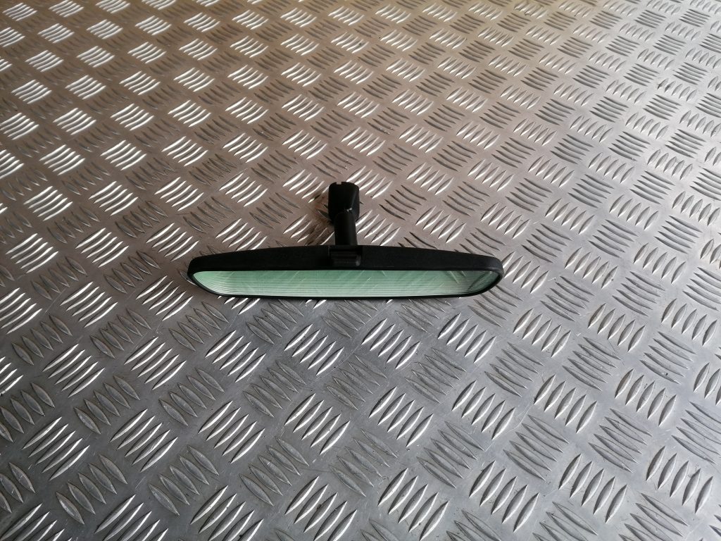 Salona atpakaļskata spogulis priekš Subaru Forester 2001 1 Salona atpakaļskata spogulis priekš Subaru Forester 2001