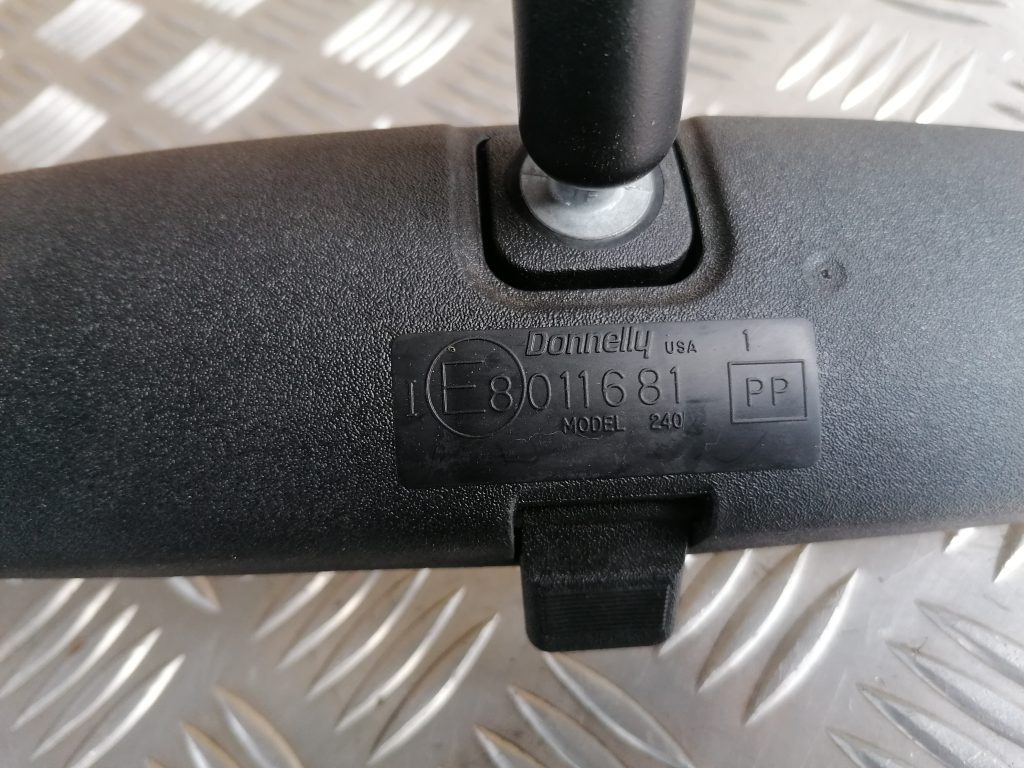 Salona atpakaļskata spogulis priekš Subaru Forester 2001 4 Salona atpakaļskata spogulis priekš Subaru Forester 2001