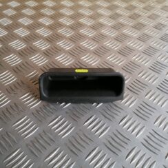 Centrālās konsoles nodalījums priekš NISSAN PATHFINDER 2006