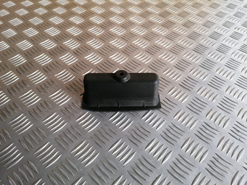 Centrālās konsoles nodalījums priekš NISSAN PATHFINDER 2006