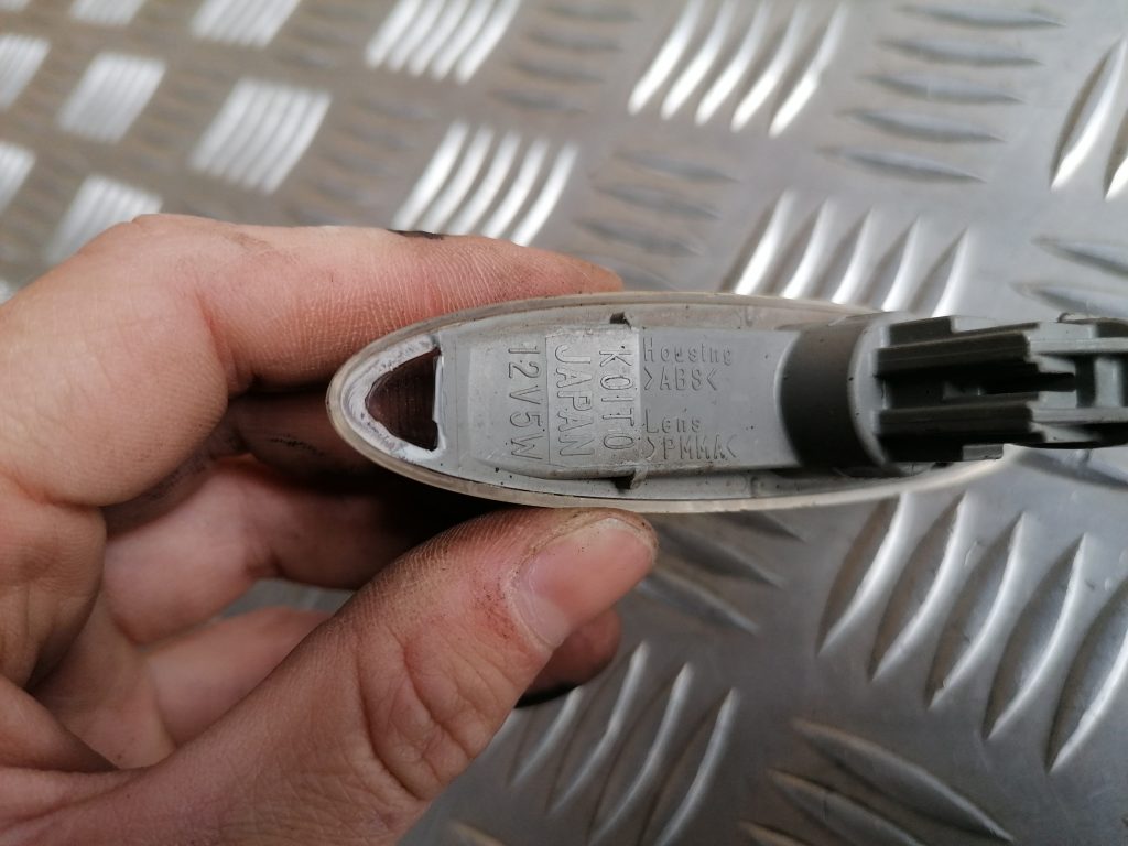 Pagrieziena signala lukturis priekš LEXUS IS250 2007 4 Pagrieziena signala lukturis priekš LEXUS IS250 2007