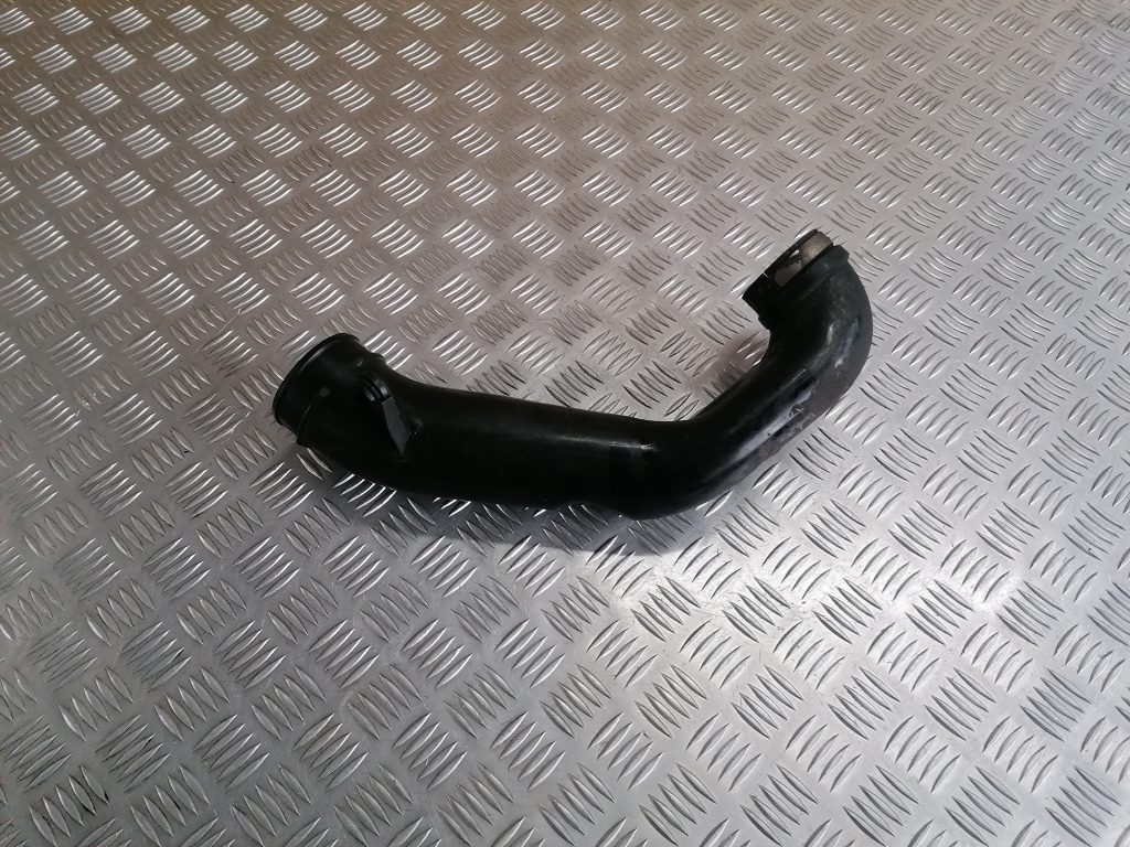 Interkulera caurule priekš CITROEN C-CROSSER 2009 2 Interkulera caurule priekš CITROEN C-CROSSER 2009