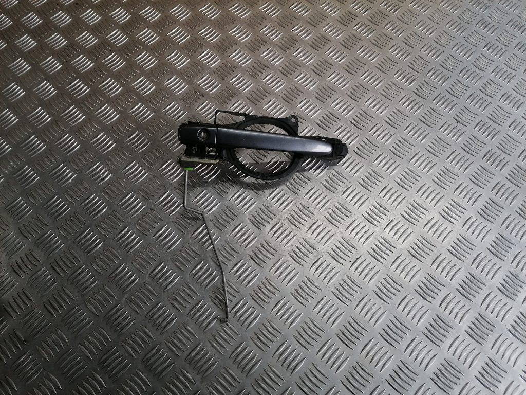 Priekšējāis kreisais durvju rokturis priekš CITROEN C-CROSSER 2009 1 Priekšējāis kreisais durvju rokturis priekš CITROEN C-CROSSER 2009