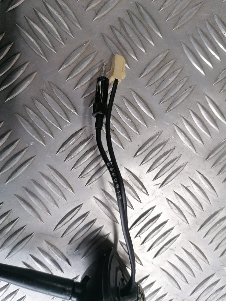 Jumta antena priekš CITROEN C-CROSSER 2009