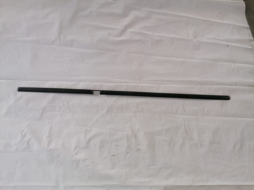 Salona plastmasa priekš CITROEN C-CROSSER 2009 2 Salona plastmasa priekš CITROEN C-CROSSER 2009