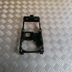 Mantu glabāšanas nodalījuma kronšteins priekš CITROEN C-CROSSER 2009