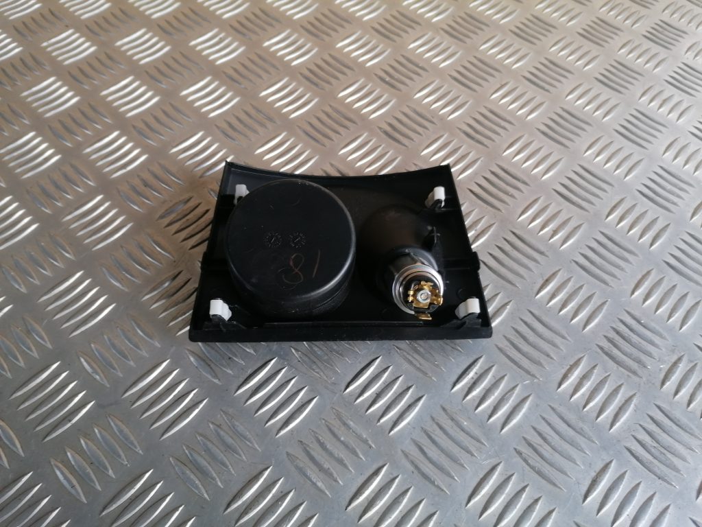 Krūzes turētājs priekš CITROEN C-CROSSER 2009