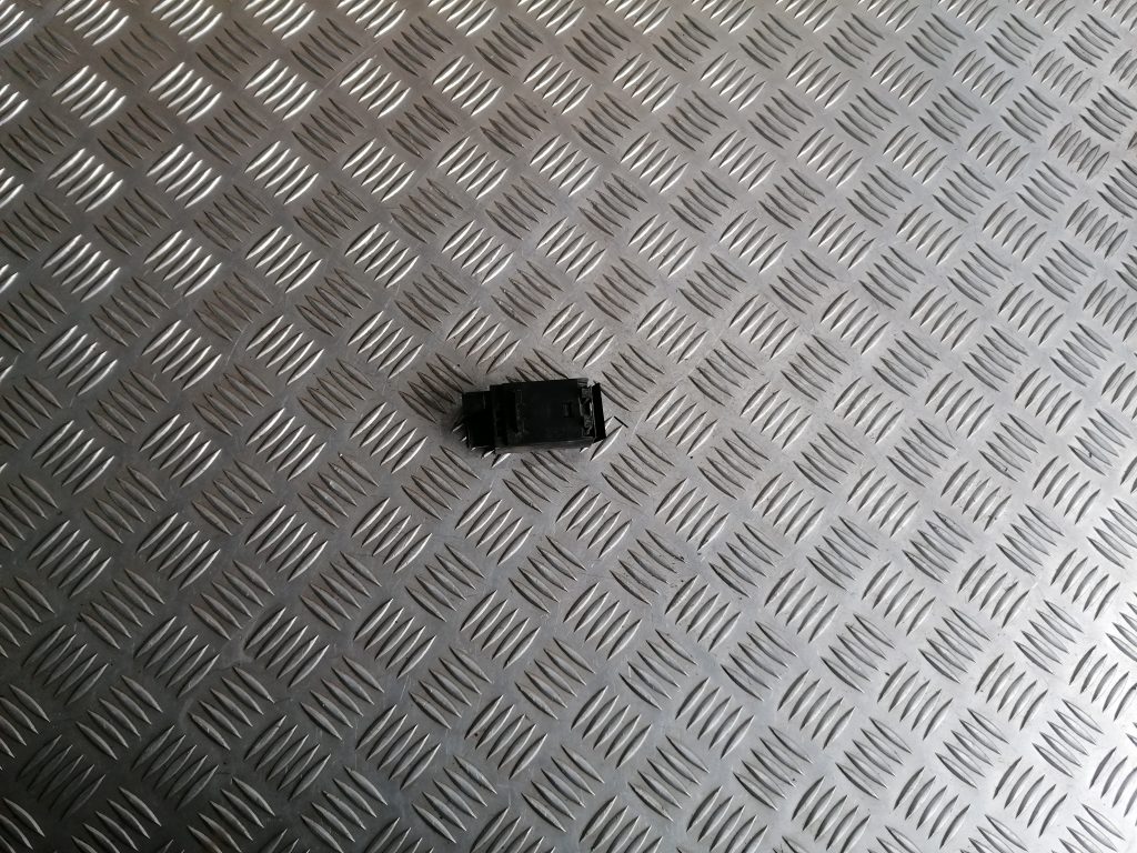 Temperatūras devejs priekš BMW 320D E46 2004 TOURING 2 Temperatūras devejs priekš BMW 320D E46 2004 TOURING