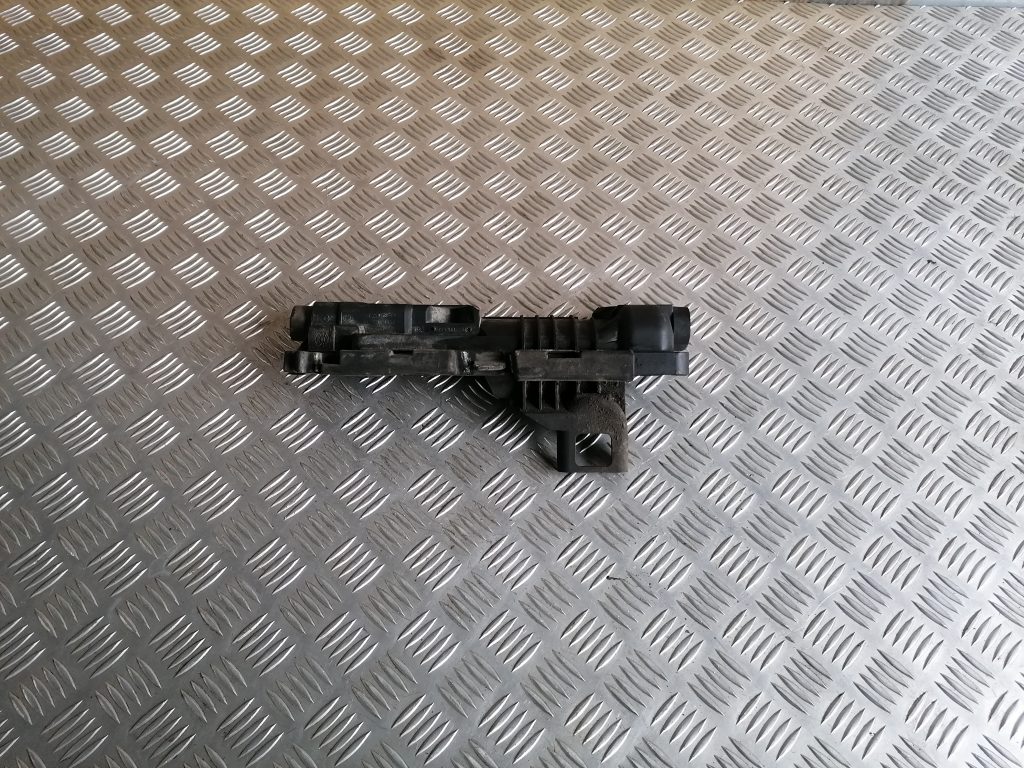 Radiatora kronšteins priekš BMW 320D E46 2004 TOURING 1 Radiatora kronšteins priekš BMW 320D E46 2004 TOURING