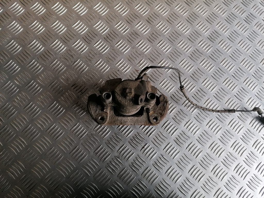 Priekšējais kreisais suports priekš BMW 320D E46 2004 TOURING 2 Priekšējais kreisais suports priekš BMW 320D E46 2004 TOURING