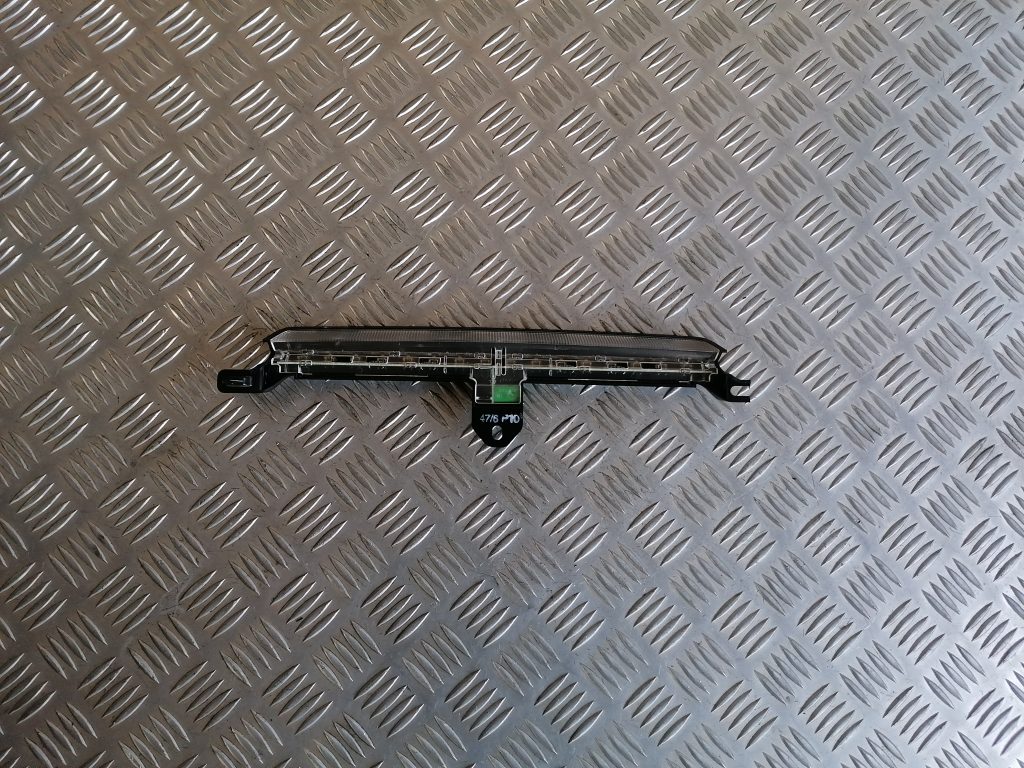 Stop signāls priekš VOLVO XC70 2007 1 Stop signāls priekš VOLVO XC70 2007