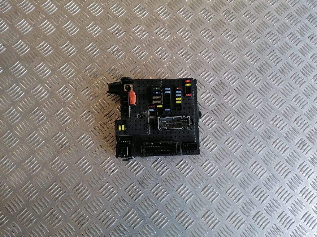 Drošinātāju bloks priekš VOLVO XC70 2007