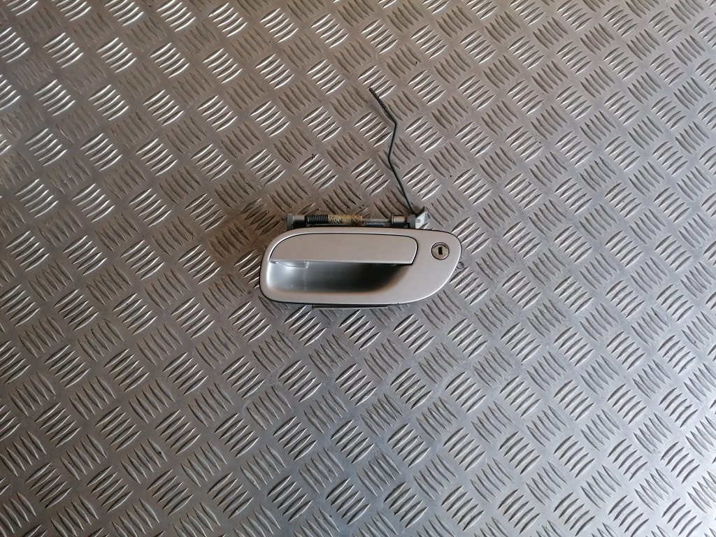 Priekšējāis kreisais durvju rokturis priekš VOLVO XC70 2007