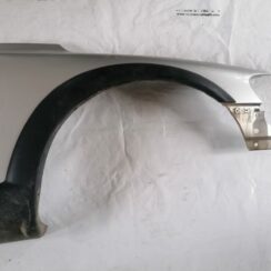 Priekšējais labais spārns priekš VOLVO XC70 2007