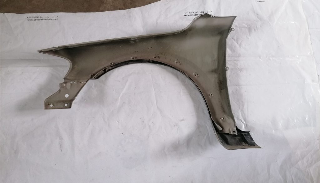 Priekšējais labais spārns priekš VOLVO XC70 2007