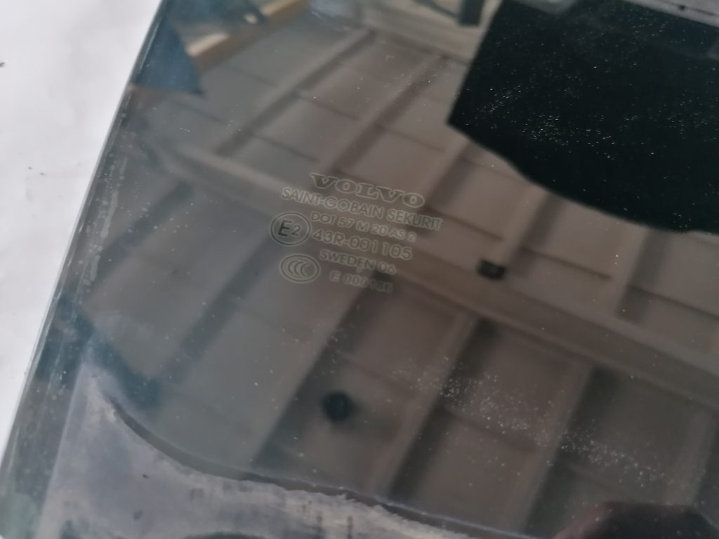 Aizmugurējo labo durvju stikls priekš VOLVO XC70 2007 2 Aizmugurējo labo durvju stikls priekš VOLVO XC70 2007