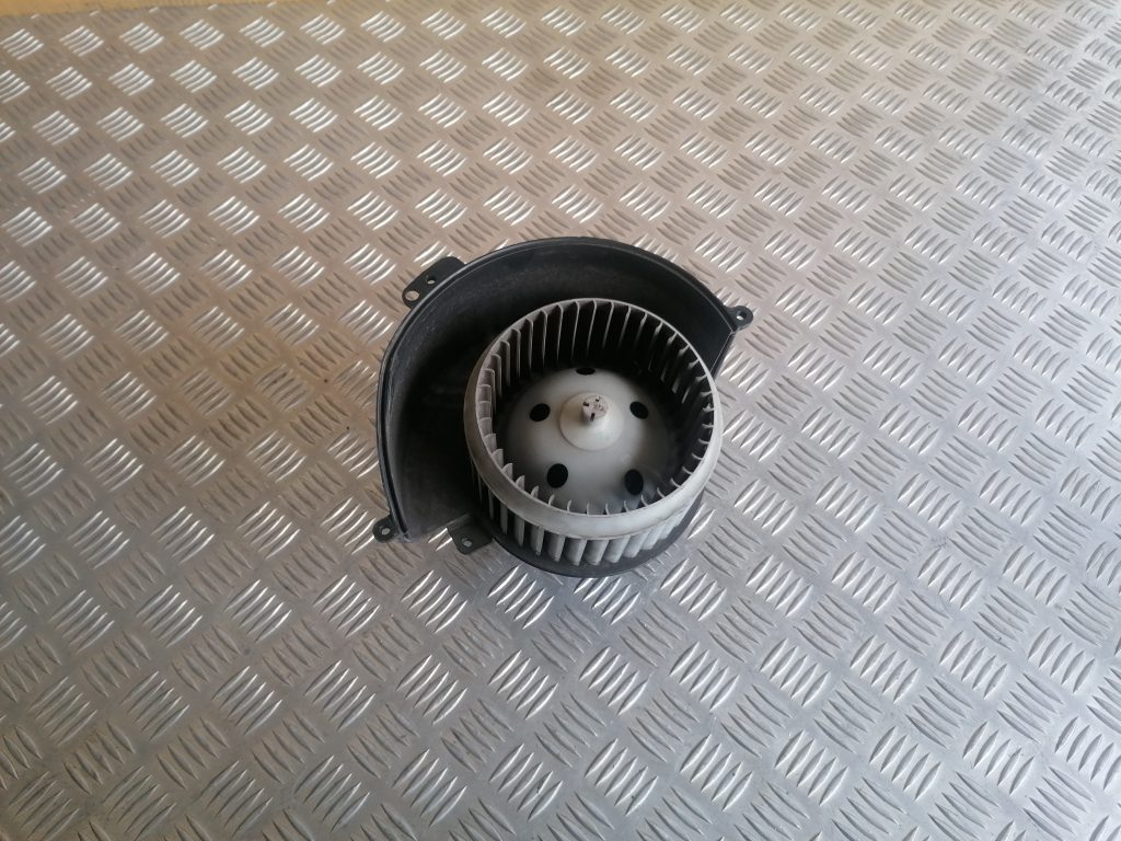 Salona ventilators priekš OPEL ASTRA H 2005