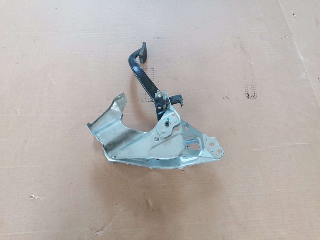 Bremžu pedālis priekš OPEL ASTRA H 2005 3 Bremžu pedālis priekš OPEL ASTRA H 2005