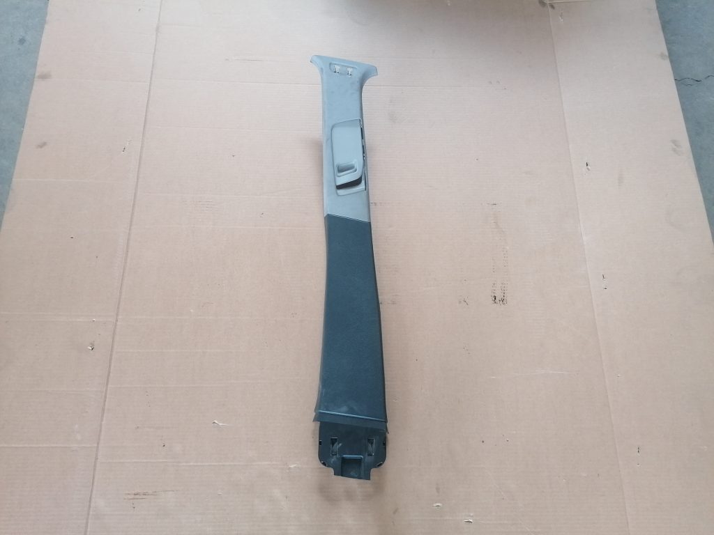 Vidējas salona statnes apdare priekš OPEL ASTRA H 2005