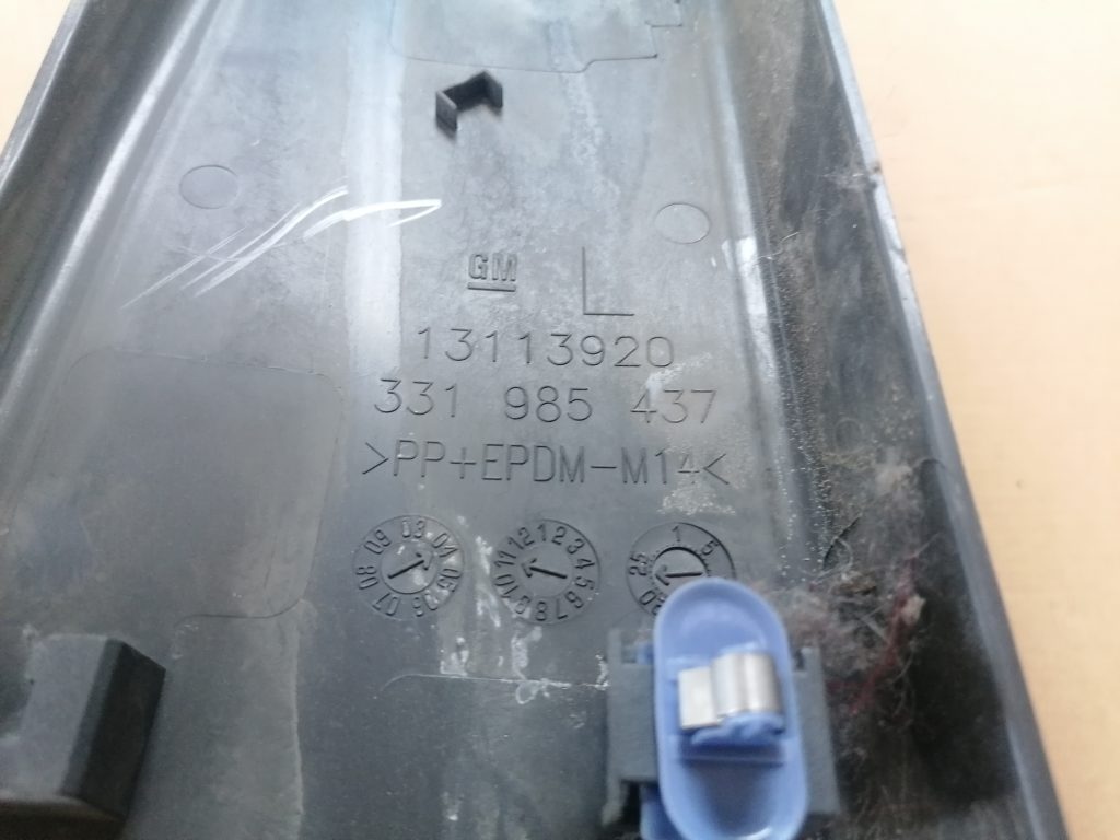 Vidējas salona statnes apdare priekš OPEL ASTRA H 2005