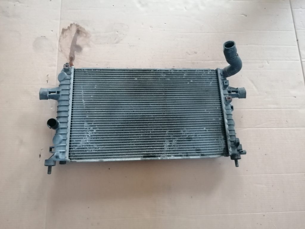 Dzesēšanas radiators priekš OPEL ASTRA H 2005 1 Dzesēšanas radiators priekš OPEL ASTRA H 2005
