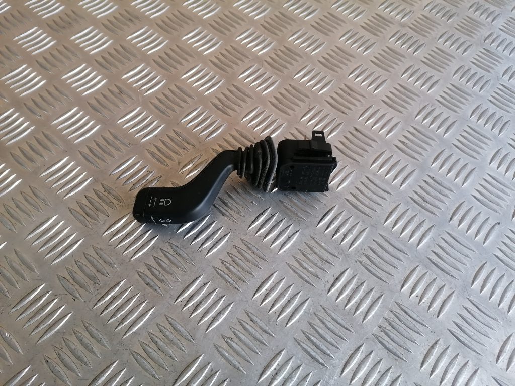 Pagrieziena rādītāju slēdzis priekš OPEL ZAFIRA 2004