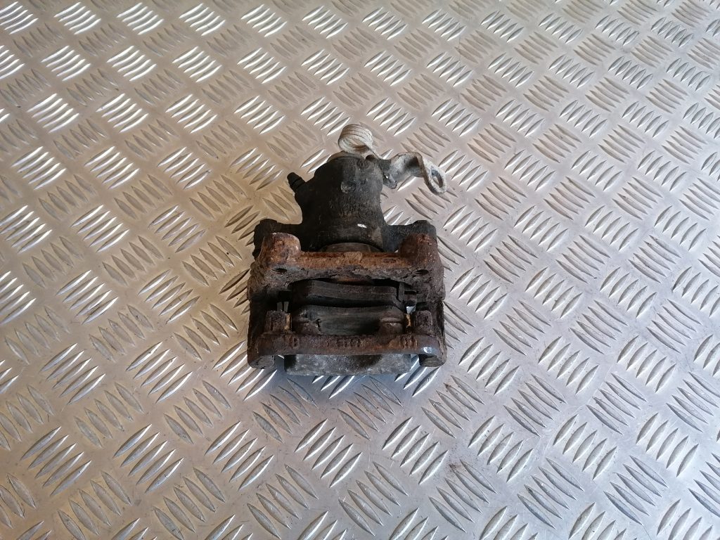 Aizmugurējais labais suports priekš OPEL ZAFIRA 2004