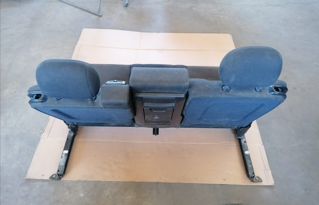 Sēdekļu komplekts priekš OPEL ZAFIRA 2004