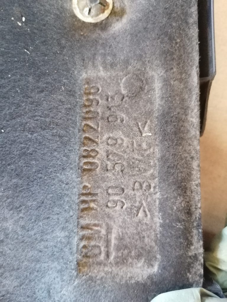 Salona gaisa filtra korpusa vāks priekš OPEL ZAFIRA 2004