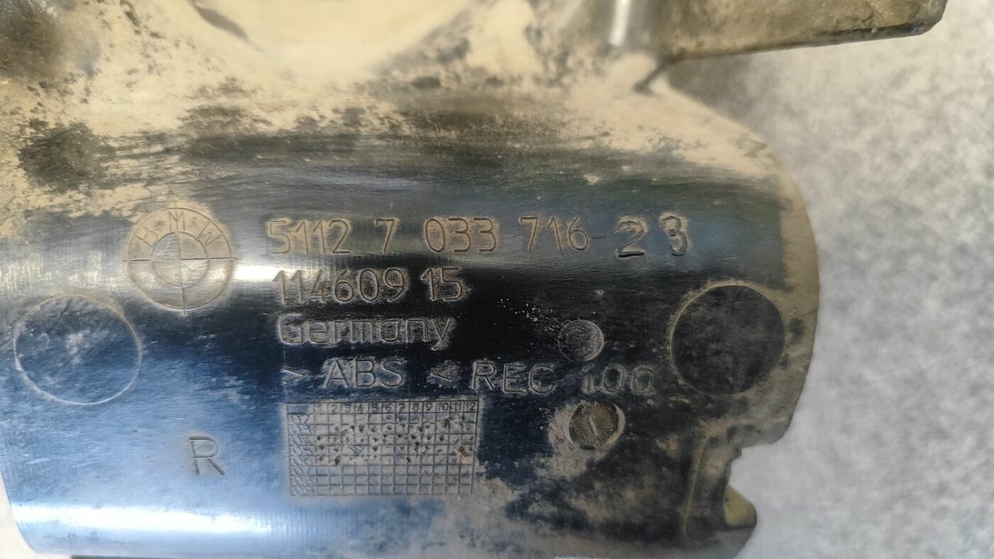 Aizmugurējā spārna un bufera stiprinājums priekš BMW 525 E60 2006 OLIVE 13 Aizmugurējā spārna un bufera stiprinājums priekš BMW 525 E60 2006 OLIVE