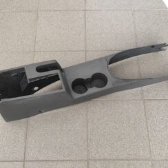 Centrālās konsoles apdares lielākā daļa priekš VW TOURAN 2005