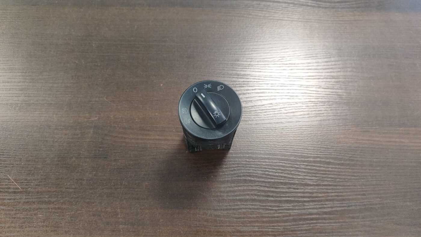 Gaismas slēdzis priekš VW POLO 2008