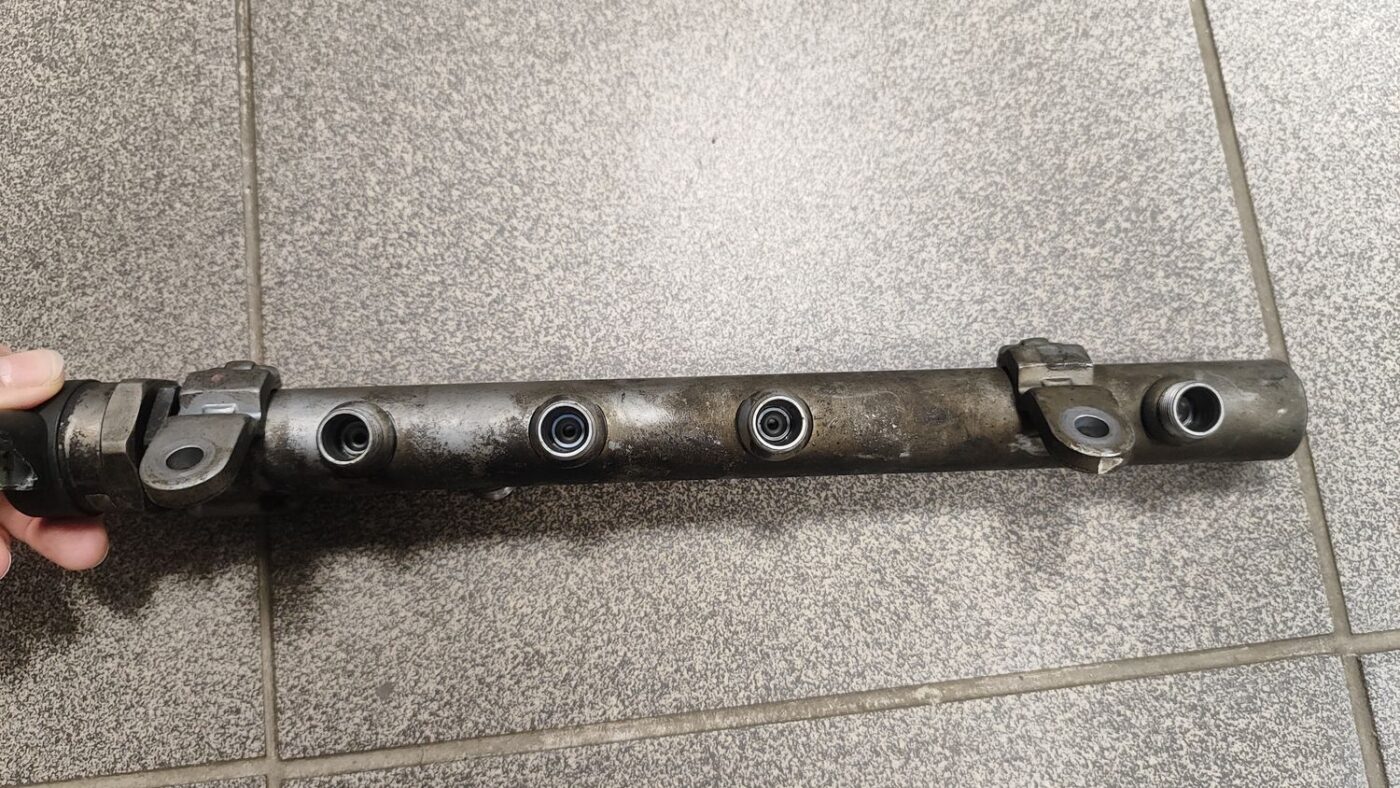 Degvielas sadales caurule priekš MERCEDES BENZ ML320 2005 BLACK 6 Degvielas sadales caurule priekš MERCEDES BENZ ML320 2005 BLACK