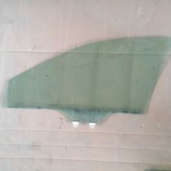 Priekšējo kreiso durvju stikls priekš SUBARU LEGACY 2009